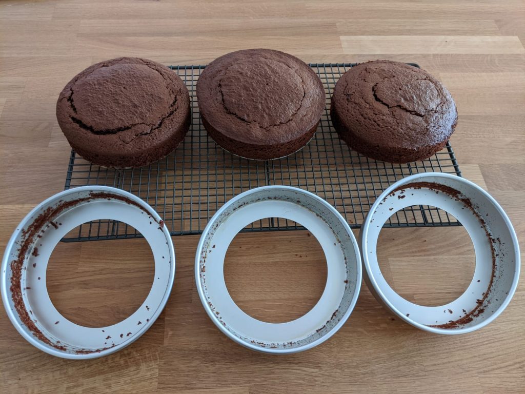 Left: Baking Parchment, Middle: PME Cake Spray, Right: Butter and Baking paper