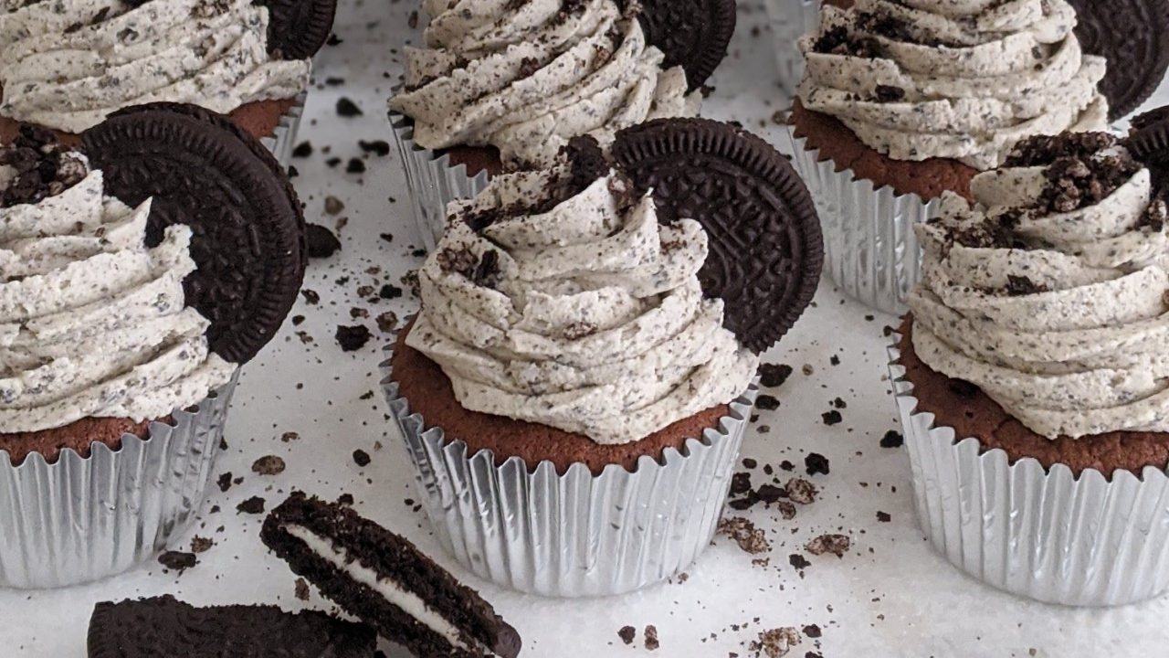 Chocolate Oreo cupcakes